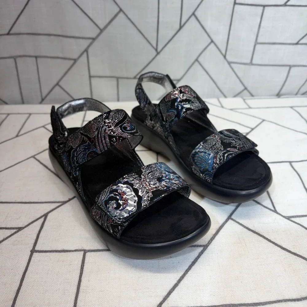 Alegria Platform Sandals Size 38 Black Metallic Paisley Brocade Leather BAI-611